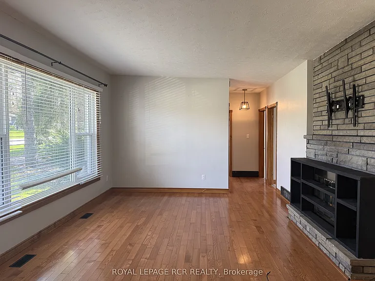 7 Hilltop Dr #UPPER — Photo 4