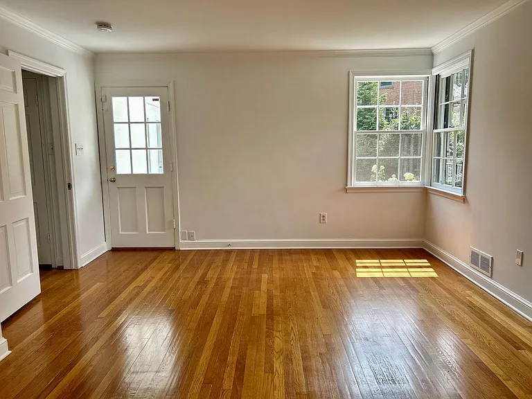 5100 Upton St NW — Photo 26