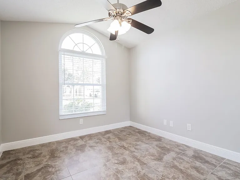 1001 Manigan Ave — Photo 13