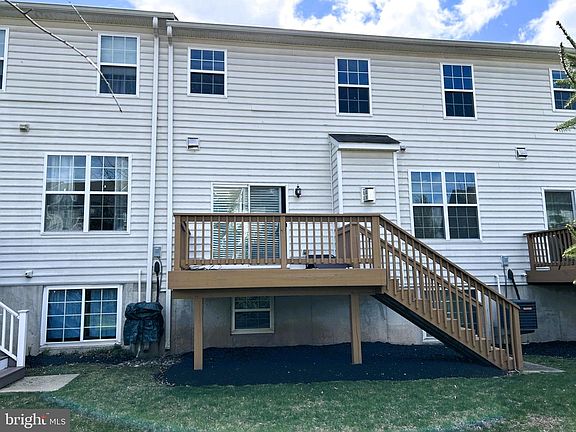 4th image of 317 Fairfield Cir S