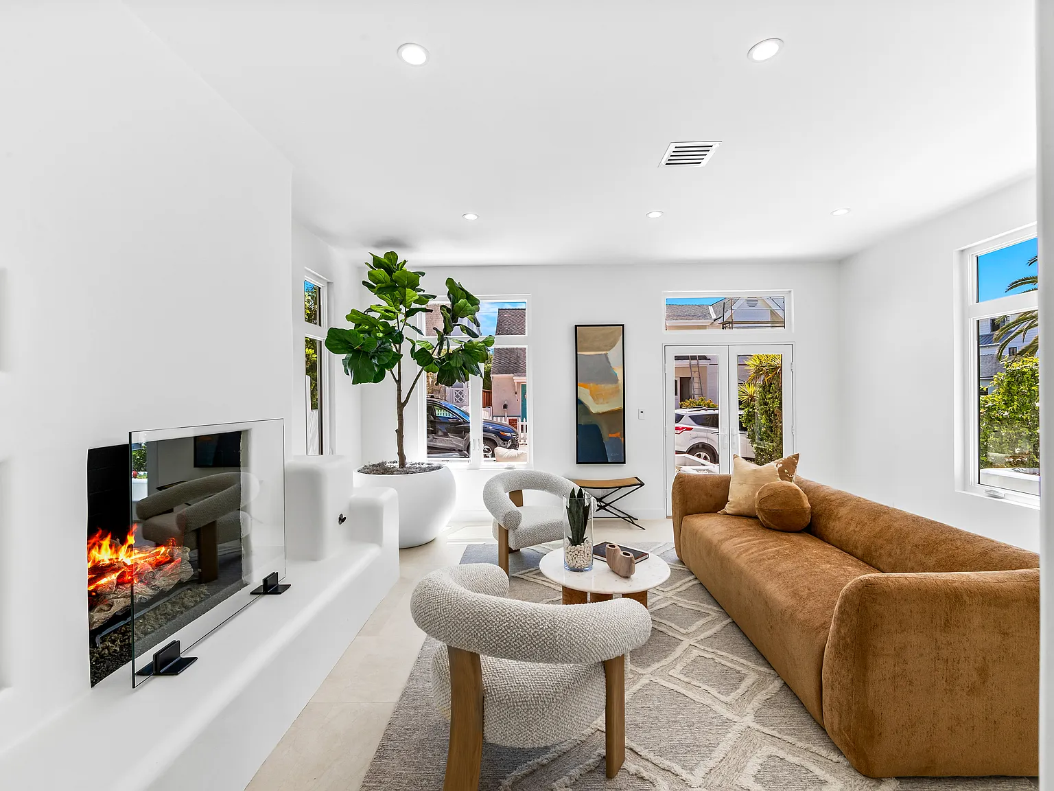4 bed, 3596 sqft, $32,000 — Photo 4