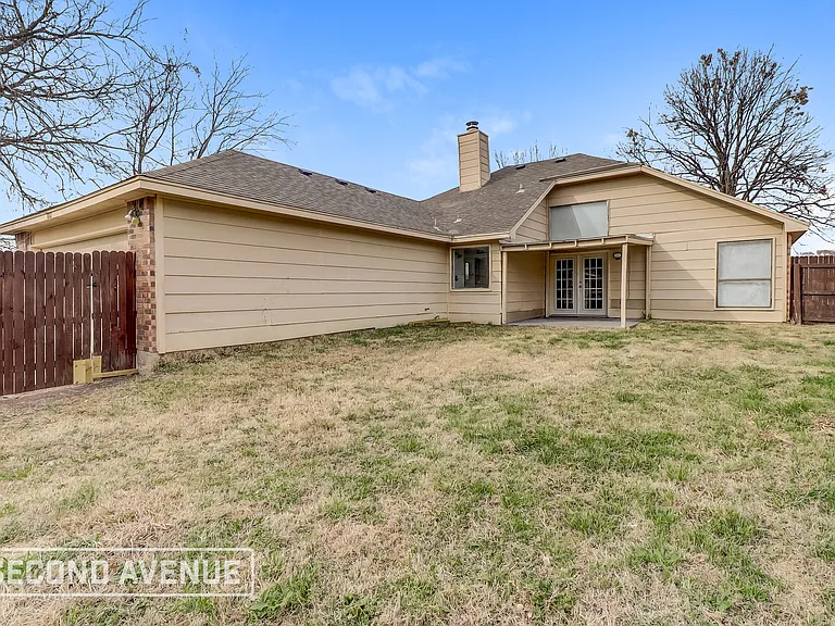 8802 Briarwood Dr — Photo 22