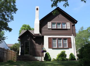 15 Seneca St W, Massapequa, NY 11758