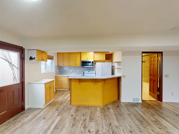 88 Macewan Park Way NW, Calgary, AB T3K 3E3