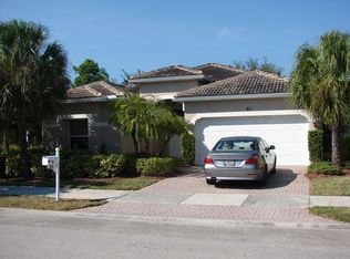 60 Glen Eagle Cir, Naples, FL 34104