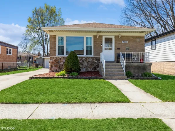 11748 S Tripp Ave, Alsip, IL 60803