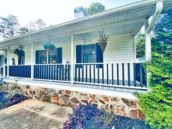 3rd image of 101 Elliott Ct