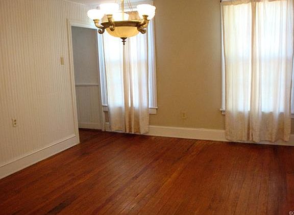 5th image of 3408 E Marshall St
