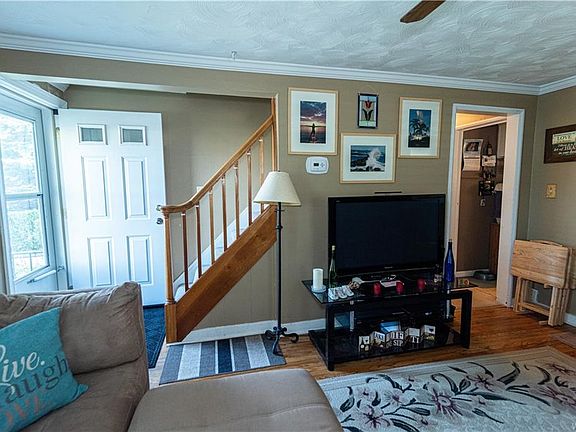 5th image of 674 Payne Ave