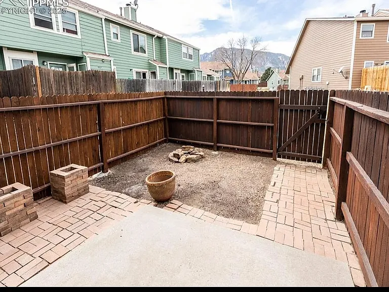 3924 Berkley Ct — Photo 16