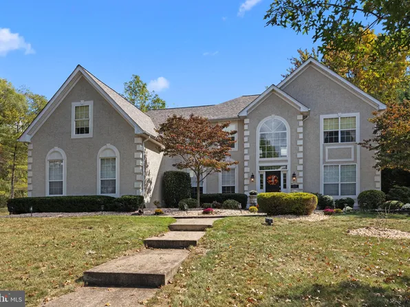 375 Shade Tree Ct, Yardley, PA 19067