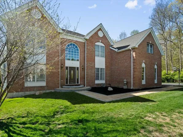 7 Dickinson Cir, Shrewsbury, MA 01545