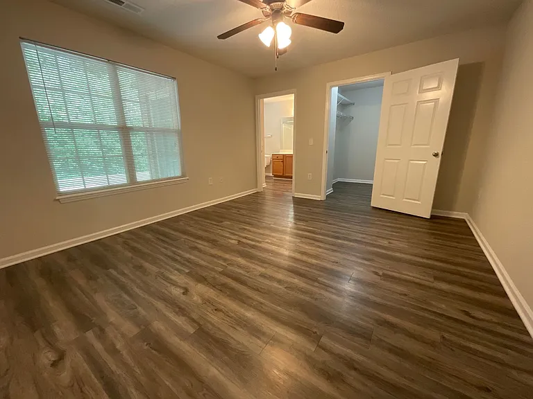 Meridian Park Apartments — Photo 261