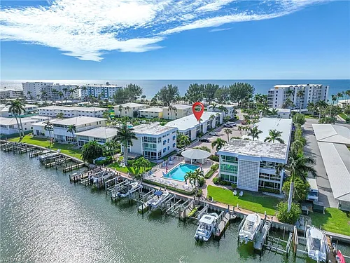 2100 Gulf Shore Blvd N #212 Photo 1