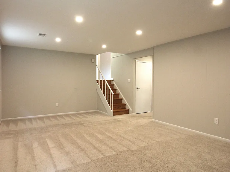 6211 Duntley Ct — Photo 41