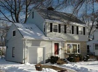 2651 Hampton Rd, Rocky River, OH 44116