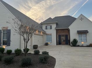 209 S Woodcreek Rd #9, Madison, MS 39110