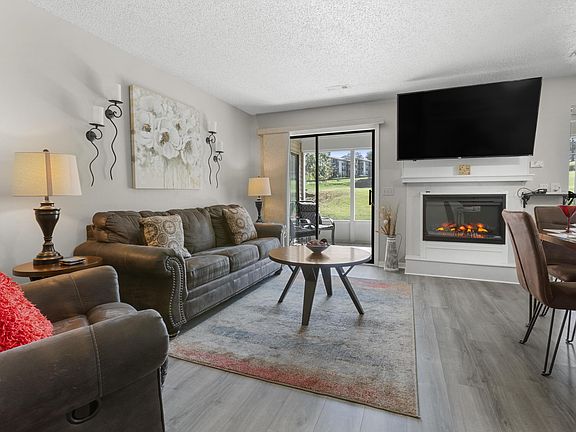 4th image of 302 Turnberry Drive #1 BLDG 18