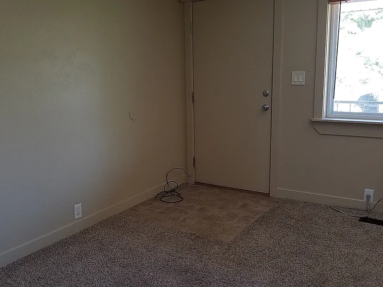 515 E 6th Ave #6 — Photo 13