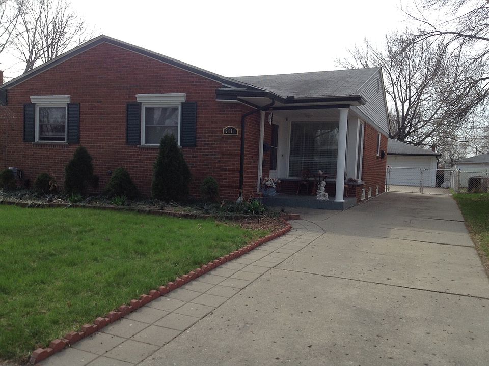 1st image of 2011 Cresthill Ave