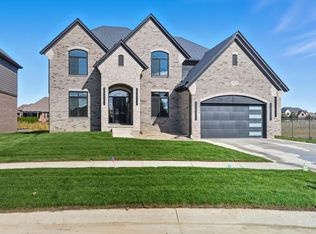 49224 Peacock Ln, Macomb, MI 48044