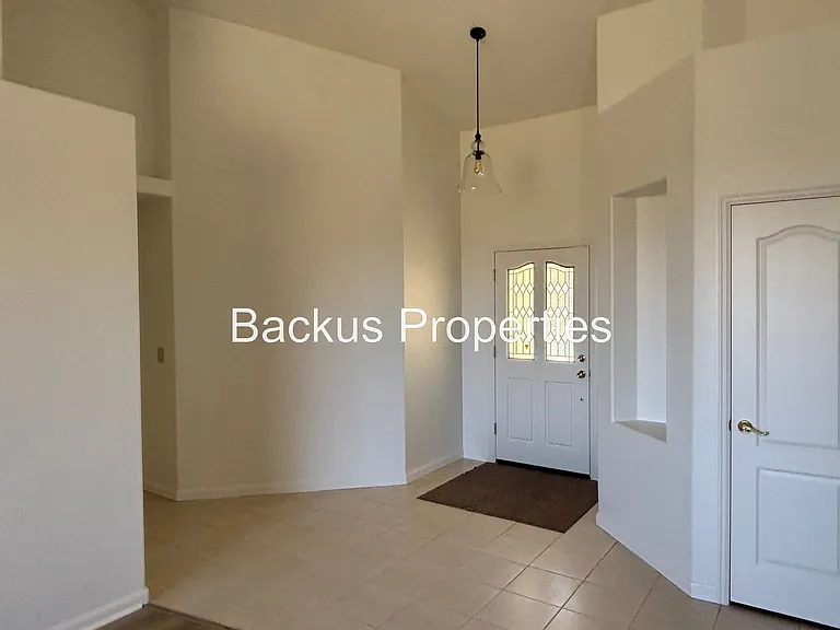 18223 Viewcrest Ln — Photo 3