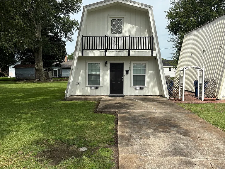 1222 S Marie St — Photo 1