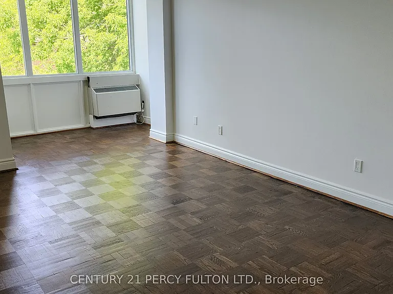 22 Woodlawn Ave E #405 — Photo 6