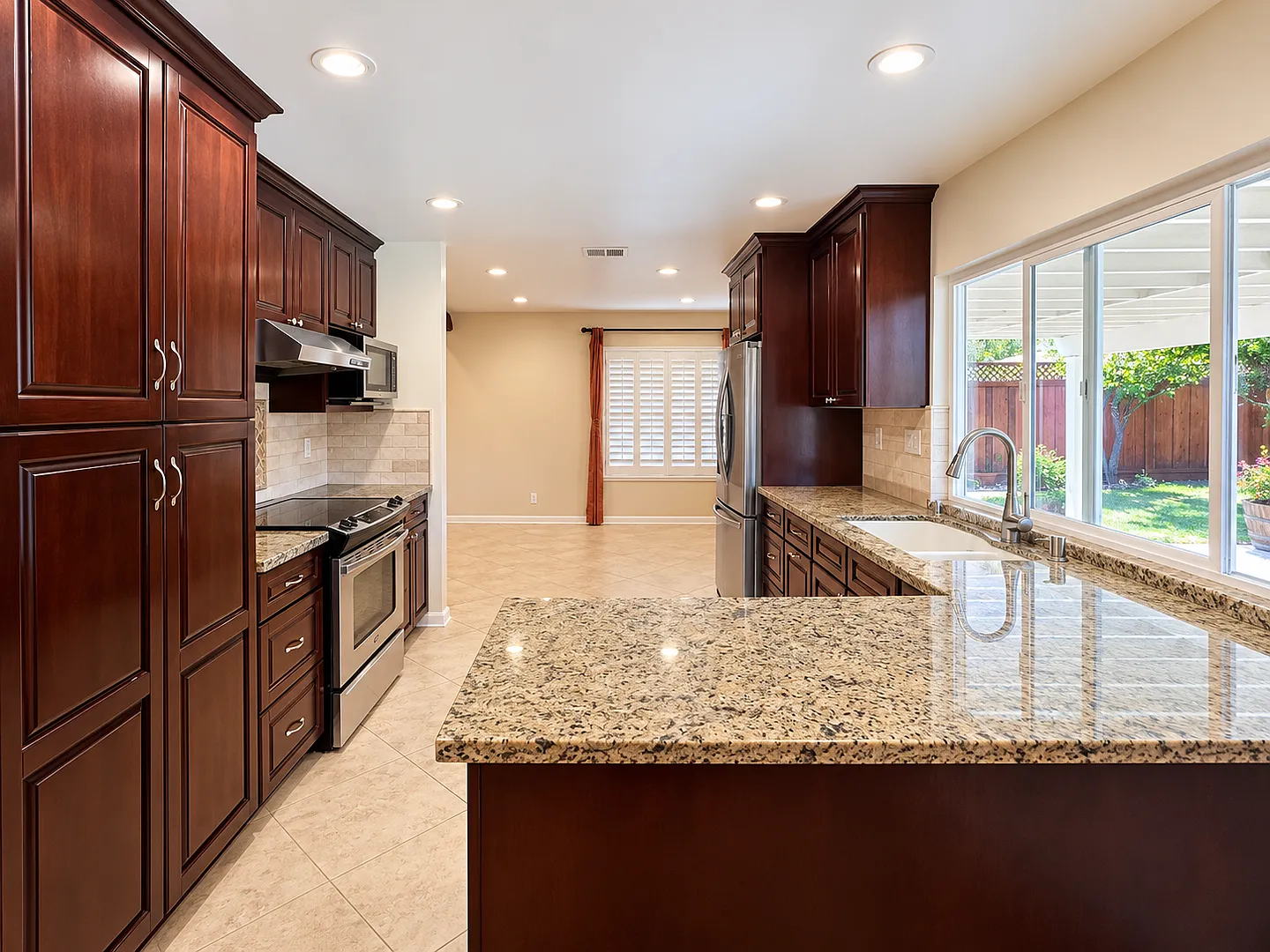 Newark Single Family Gem is rare find, beautiful find! — Photo 4