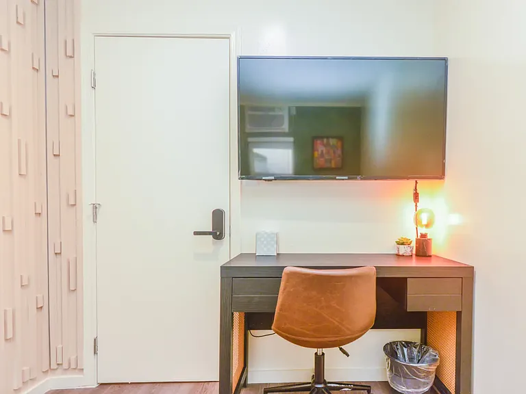5608 Fernwood Ave #B3 — Photo 5