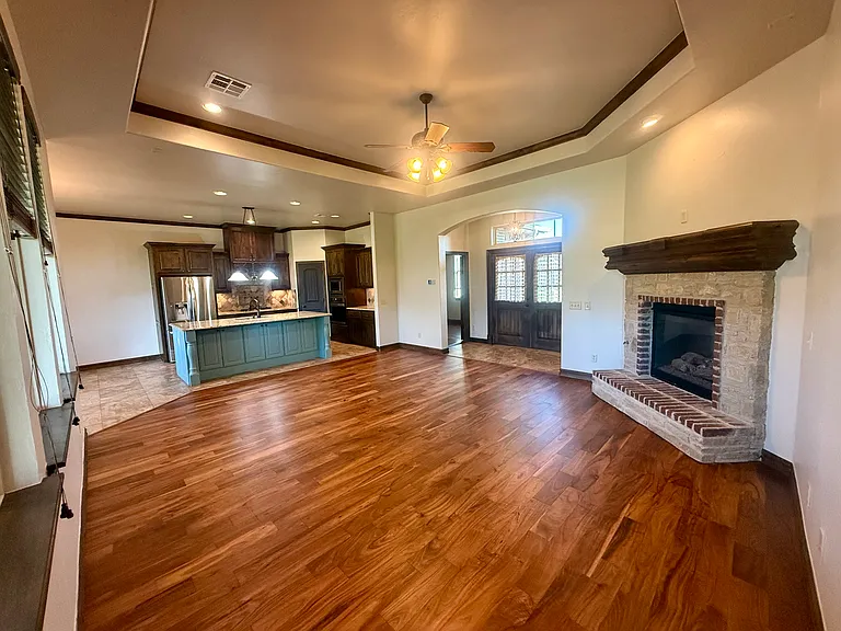 2114 Savona Ln — Photo 7