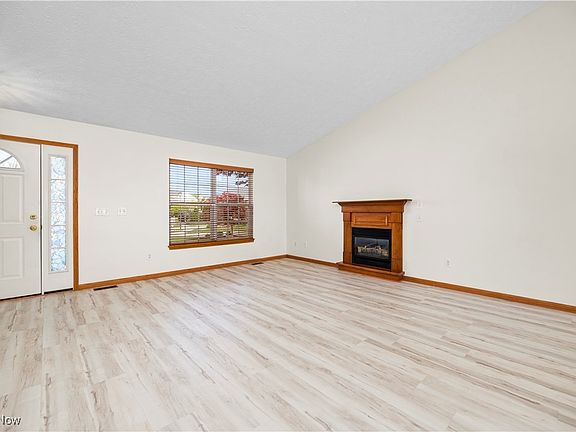 5th image of 38324 Pelican Lake Dr