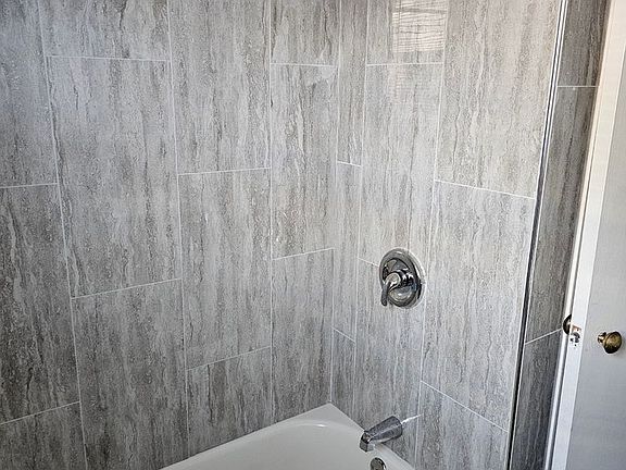 3rd image of 1005 W Godfrey Ave Floor 2