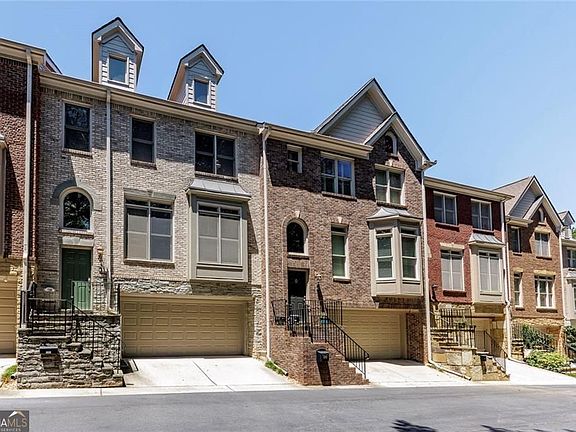 2nd image of 5561 Julian Pl