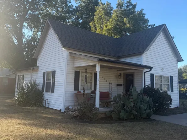 628 S 9th St, Chickasha, OK 73018