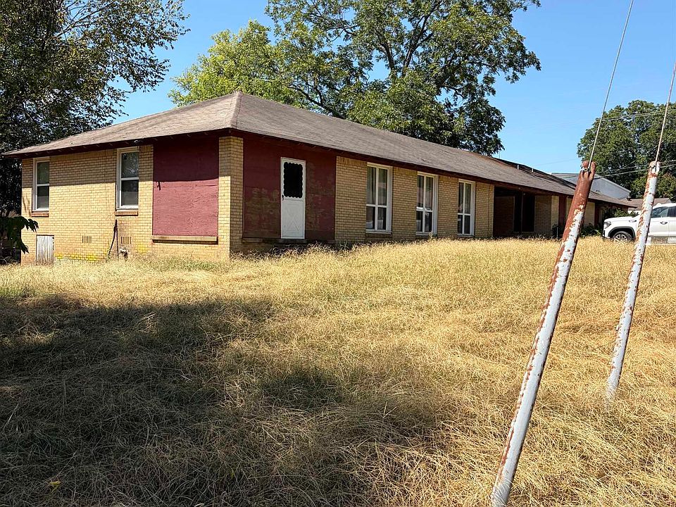 1st image of 215 Ochiltree St