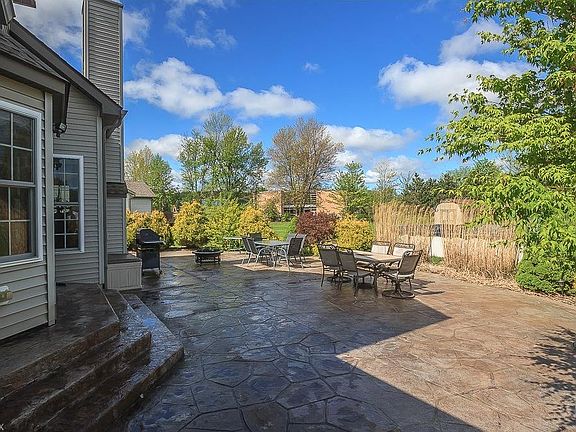 2nd image of 132 Huntington Woods Dr