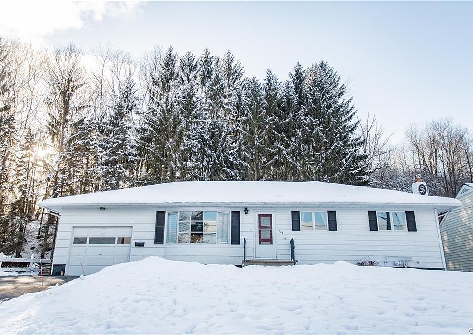 1st image of 302 Paikin Dr