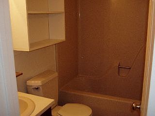 5th image of 157 Oak Hill Dr APT A