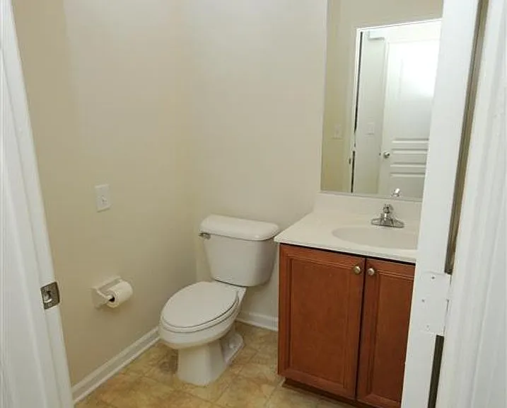1101 Tenbury Pl — Photo 36
