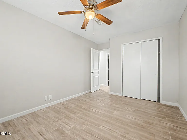 950 E Lilac Dr — Photo 25