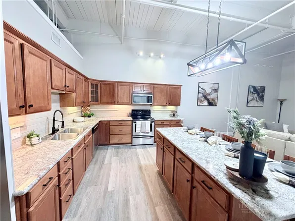 215 S Jefferson Ave #215, West Jefferson, NC 28694
