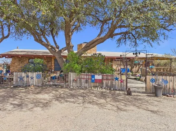 204 Pecan Ln, Monahans, TX 79756