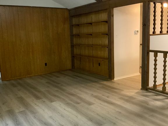 5th image of 1021 W Cedar St