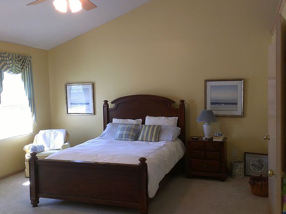 4th image of 2449 Parklawn Dr