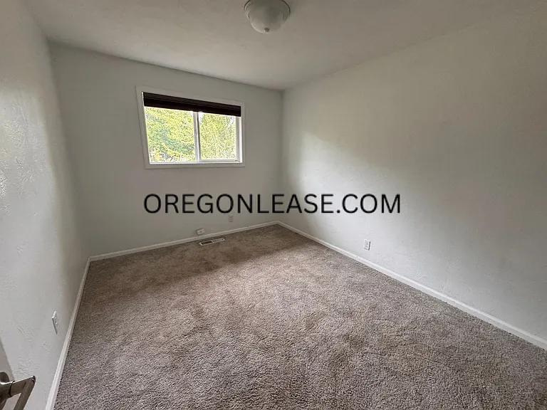 3315 University St — Photo 15