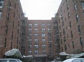 2nd image of 2546 E 13th St APT B17