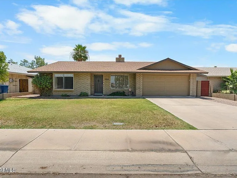 1235 W 12th Pl — Photo 2