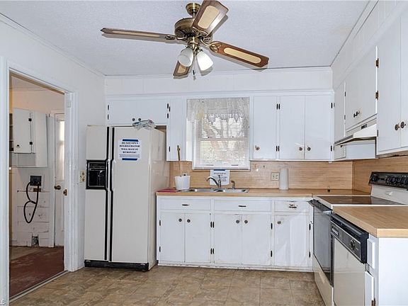 4th image of 750 Manarda Cir