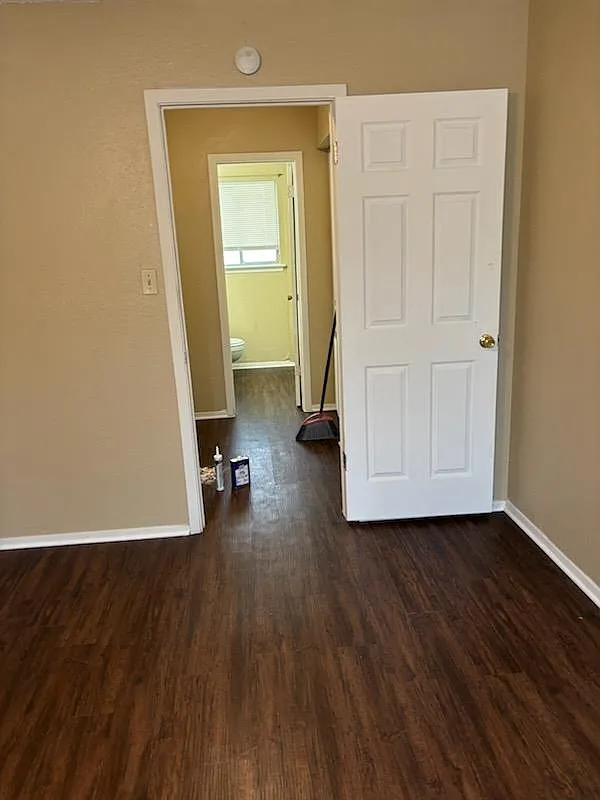 2 bed, 1.5 bath, 985 sqft, $1,595 — Photo 4